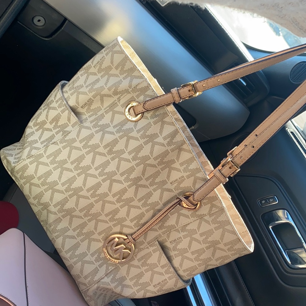 Micheal Kors Tote